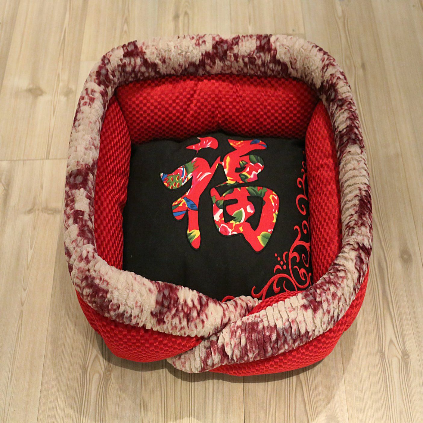 Chinese Design Embroidery Red Soft Pet Bed for Dog Bedding