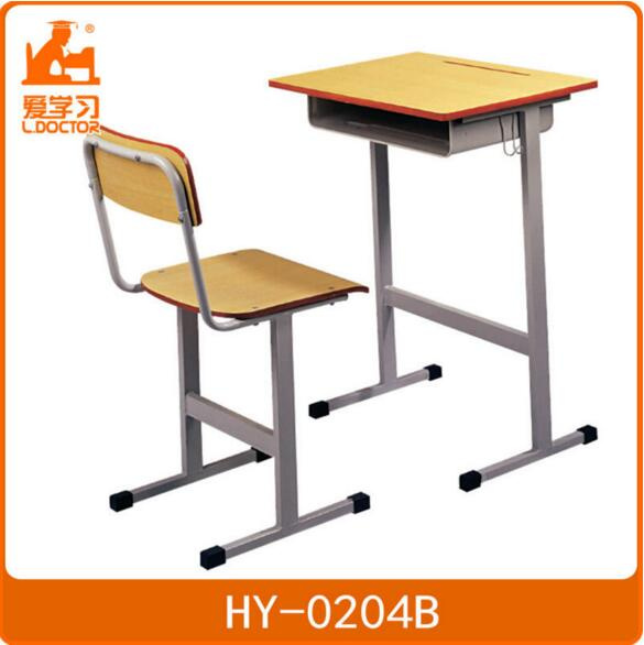 Student Studying Wood Classroom Furniture Sets for Primary School