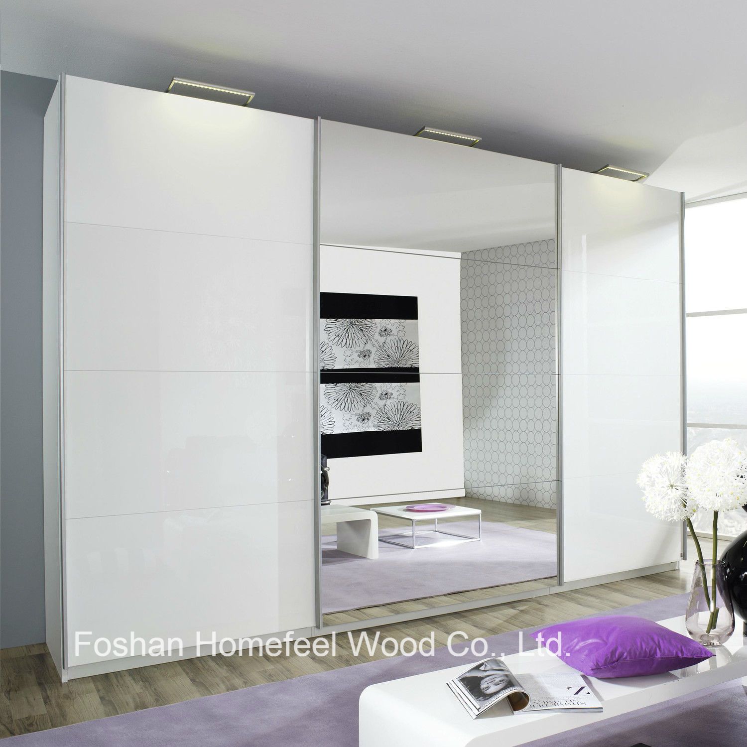 High Gloss 3 Door Outer Sliding Mirrored Wardrobe Closet (WB26)