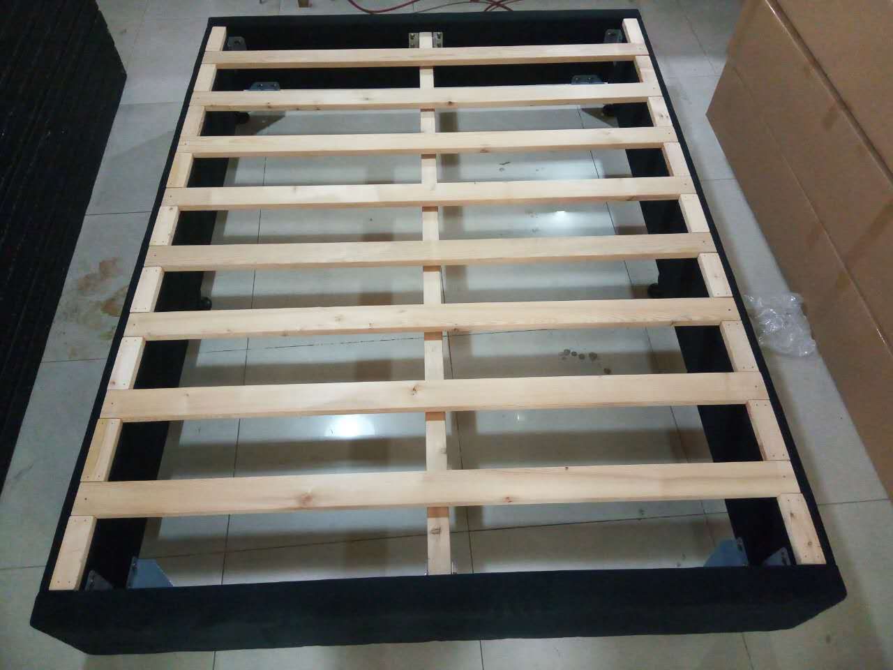 Knock Down Box Package Cheap Solid Wood Bed Base