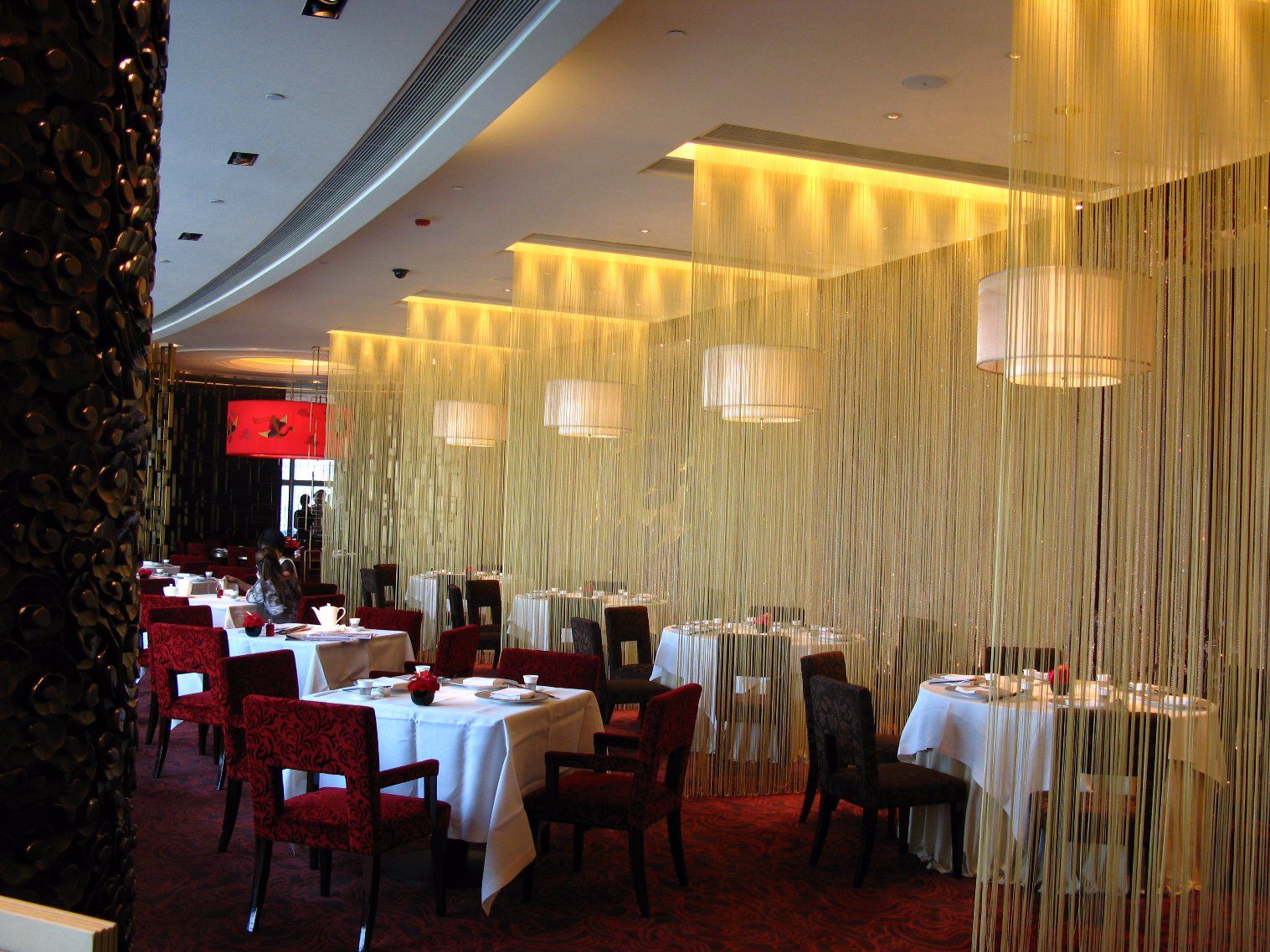 Single Design Hotel Dining Room Table and Chair