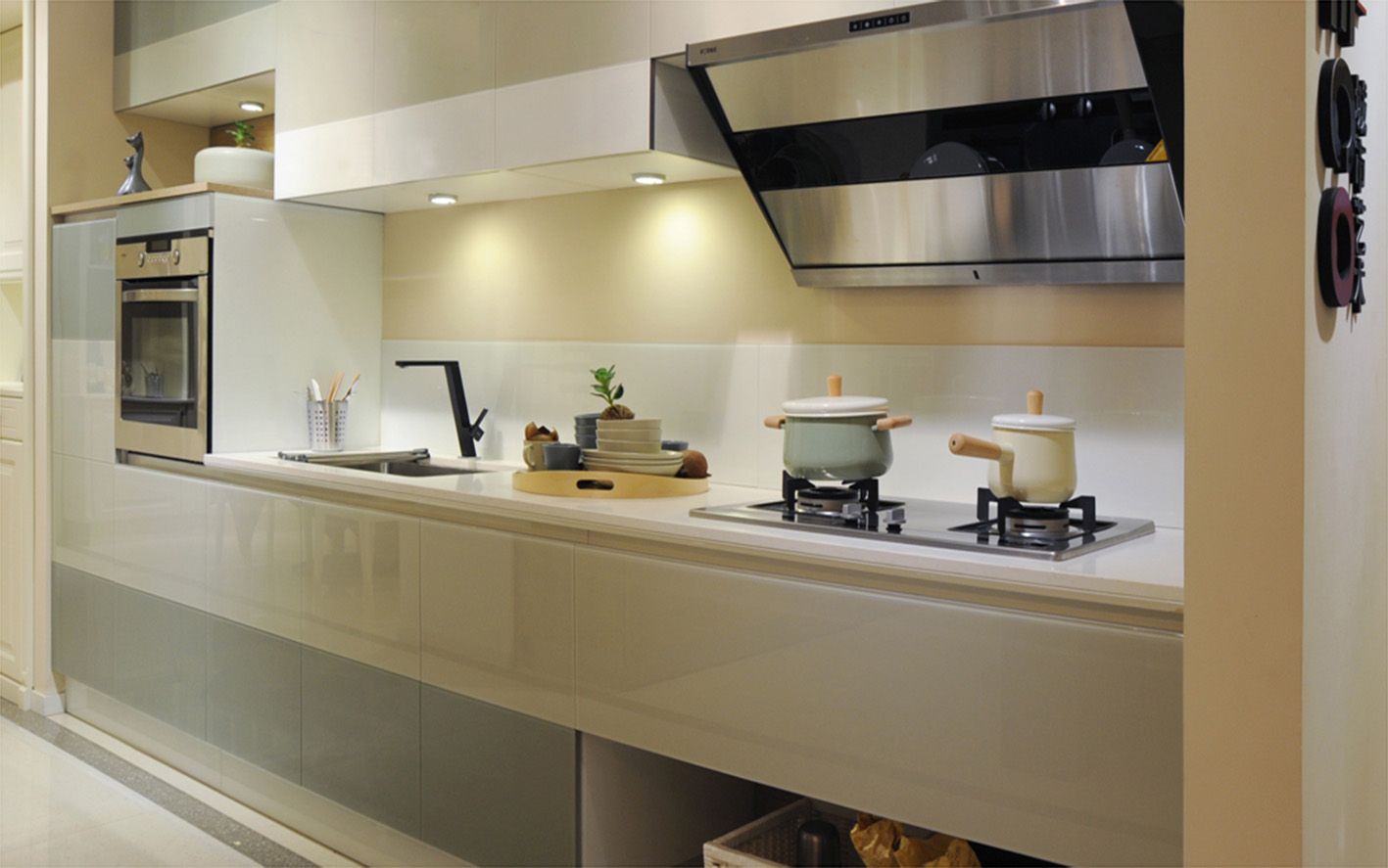 2016 Modern Wooden Kitchen Cabinet with Visual Contrast Acrylic (zv-002)