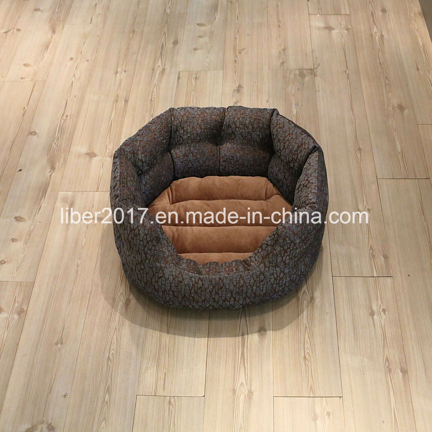 Factory Fashion Design Luxury Pet Sofa Bed OEM Bed for Dog Cat