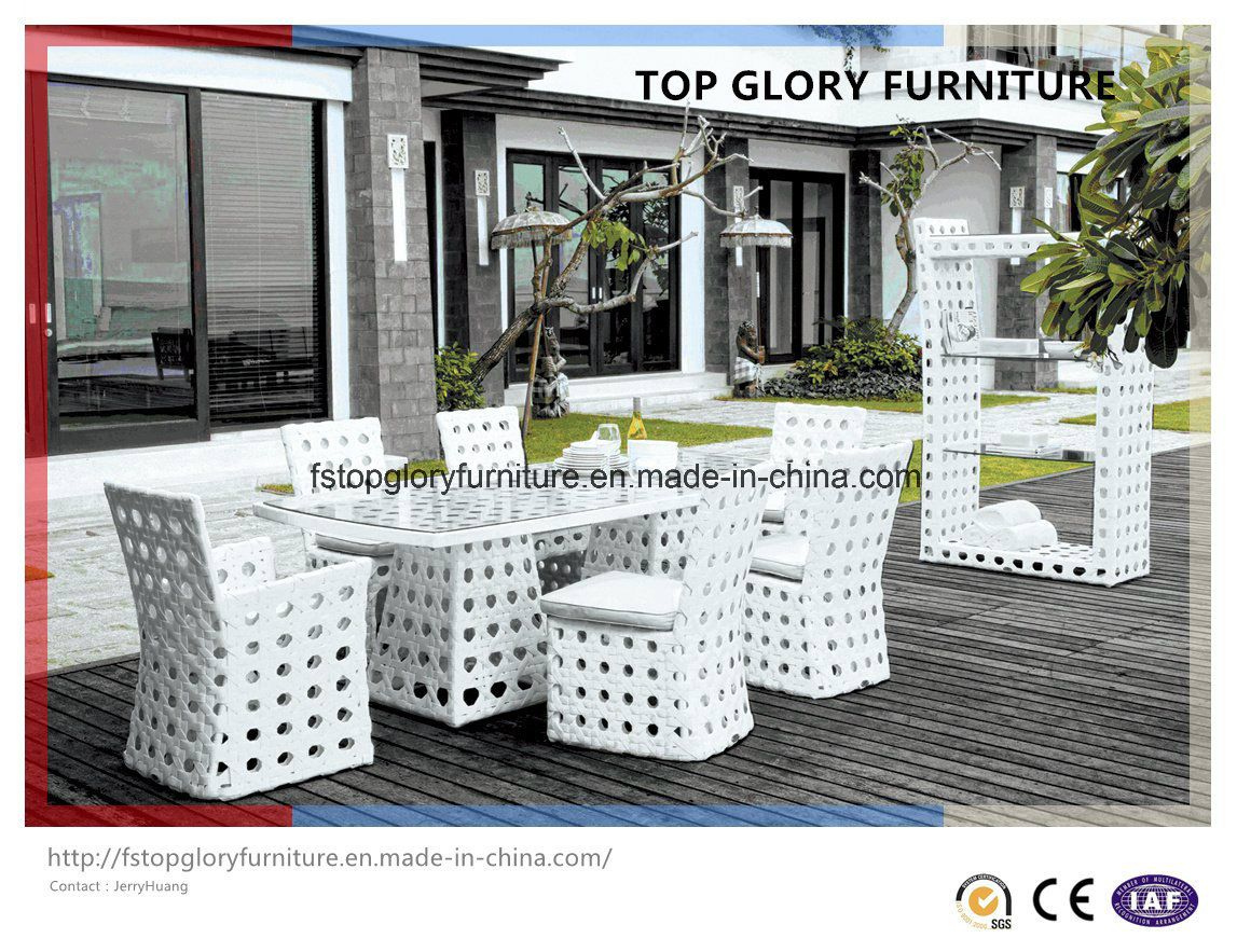 Patio Leisure Garden Outdoor Modern Rattan Dining Table Chair Furniture (TG-1272)