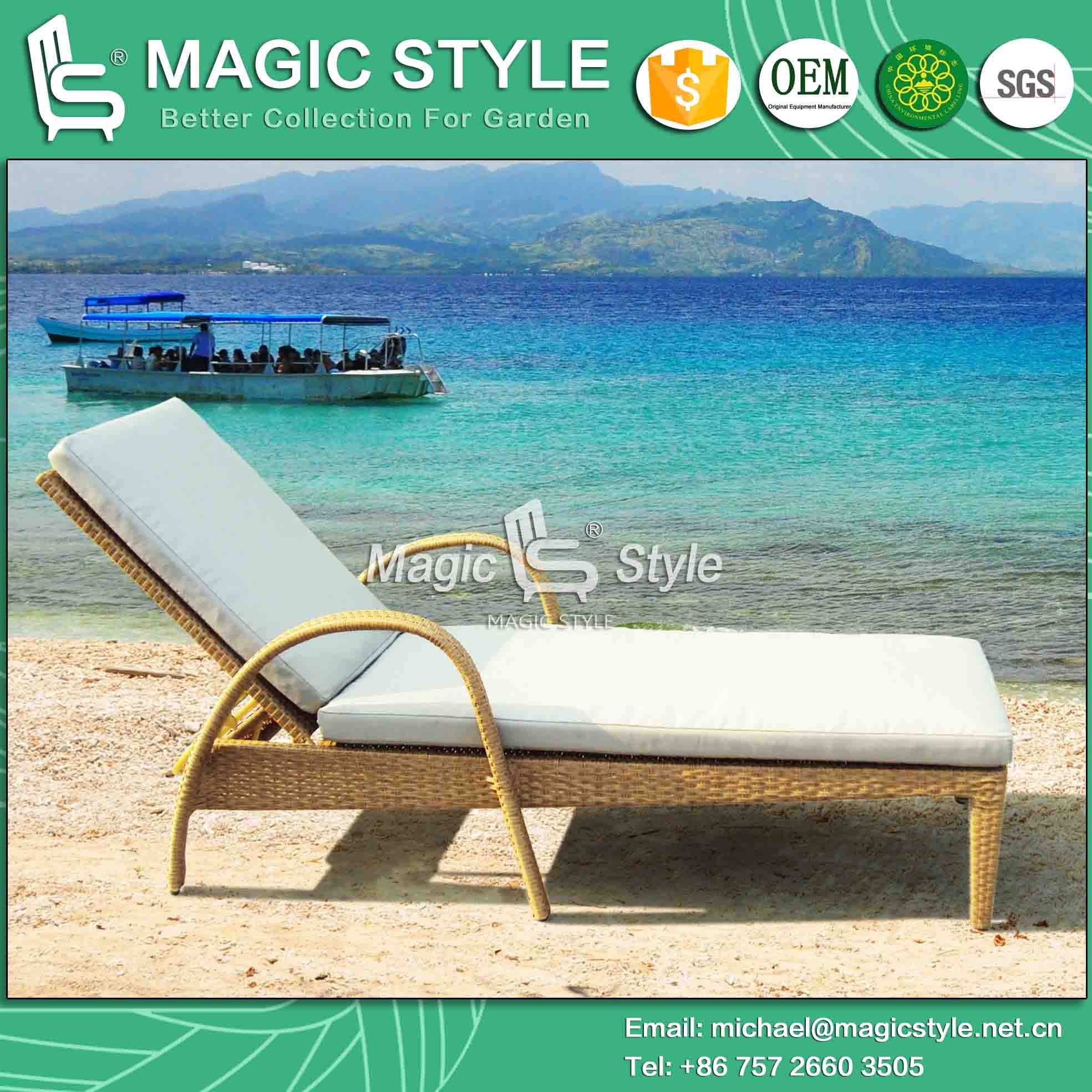 Simple Rattan Sun Lounger Stackable Patio Daybed Outdoor Wicker Sun Lounge (Magic Style)