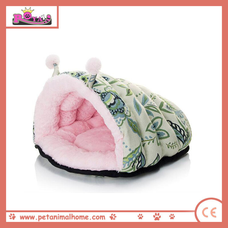 Cartoon Cute Winter Pet Bed in Green