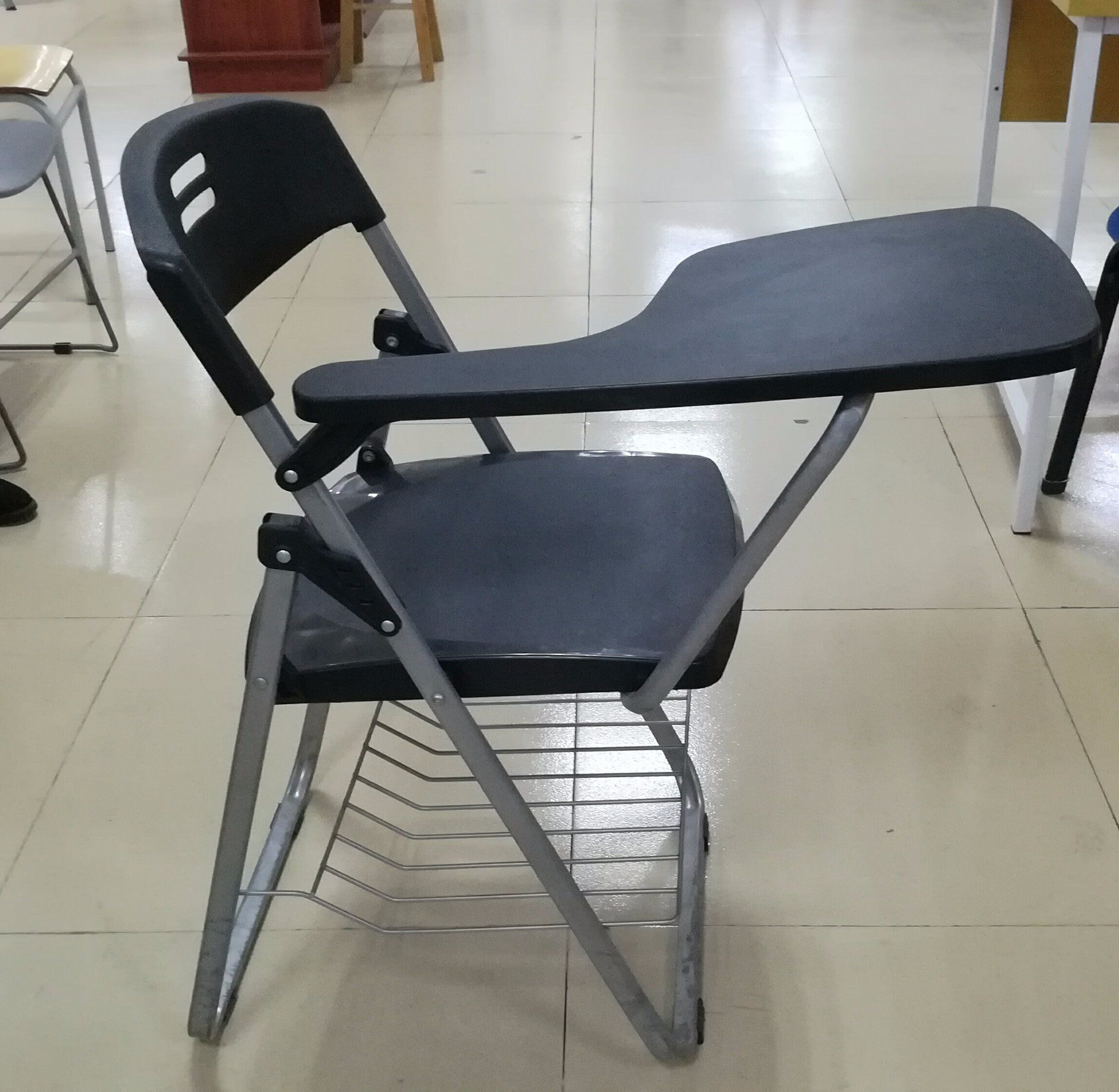 Cheap Plastic School Node Training Chair with Writing Pad Sf-51f