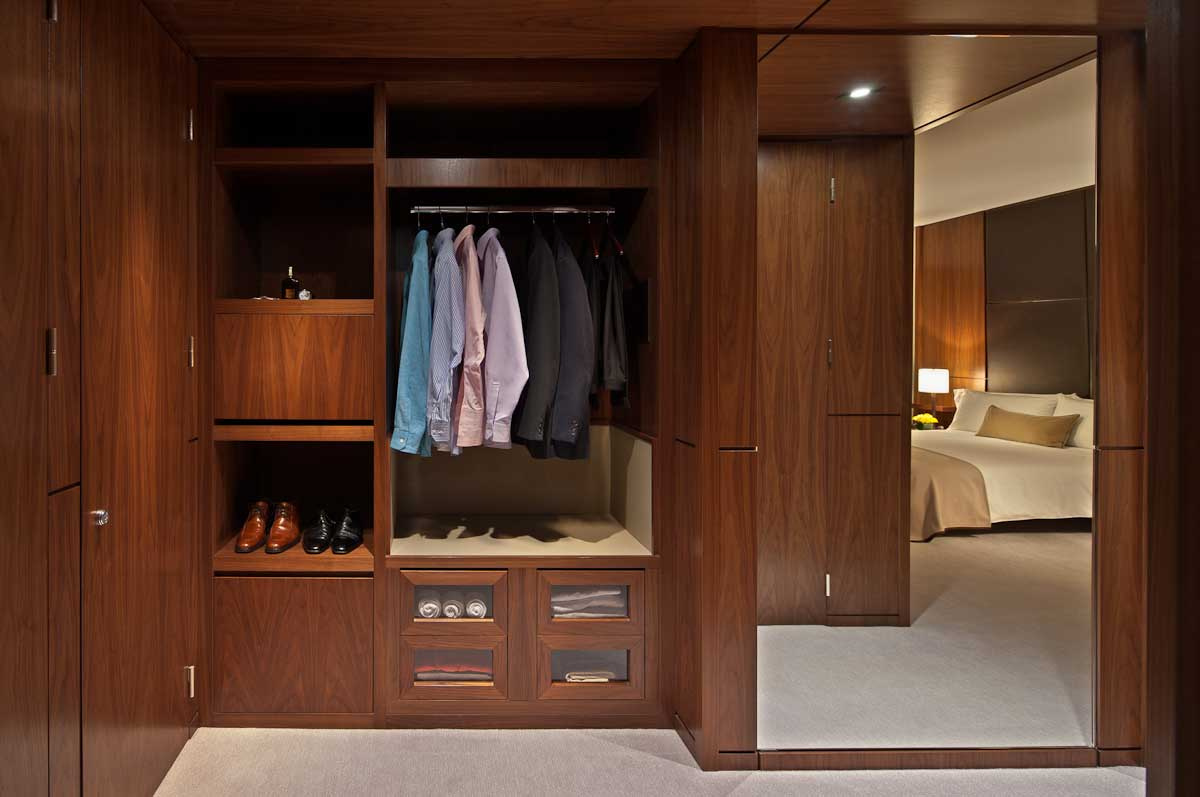 Custom Made Hospitality Wardrobe Resort Furniture Clothespress for Villa Apartment