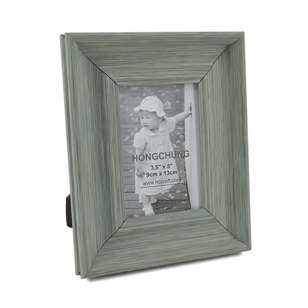 New Wooden Looking Plastic Photo Frame for Home Decoration