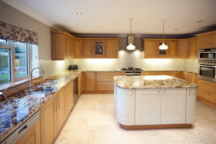 E1 Grade Modern Kitchen Cabinet for Sale (GLOE057)