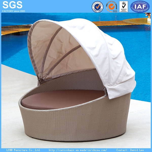 Resort Hotel Outdoor Round Sofa Bed Garden Furniture Rattan Daybed