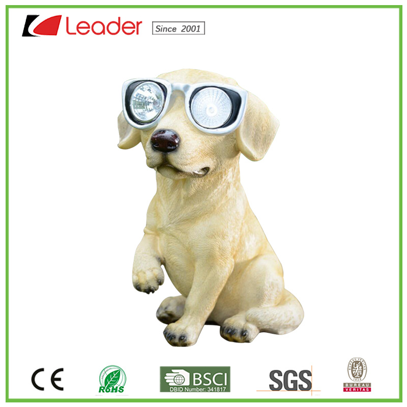 Multifunctional Polyresin Lovely Dog Statue with Solar Light Sculpture for Garden Ornaments
