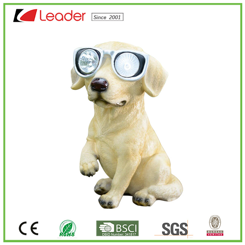 Multifunctional Polyresin Lovely Dog Statue with Solar Light Sculpture for Garden Ornaments