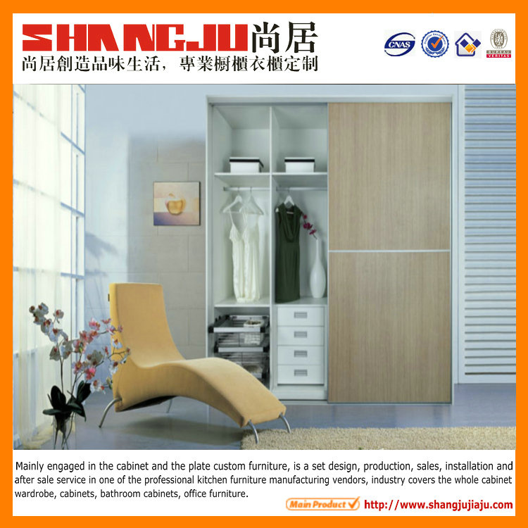 Custom Bedroom Wardrobe with Sliding Doors