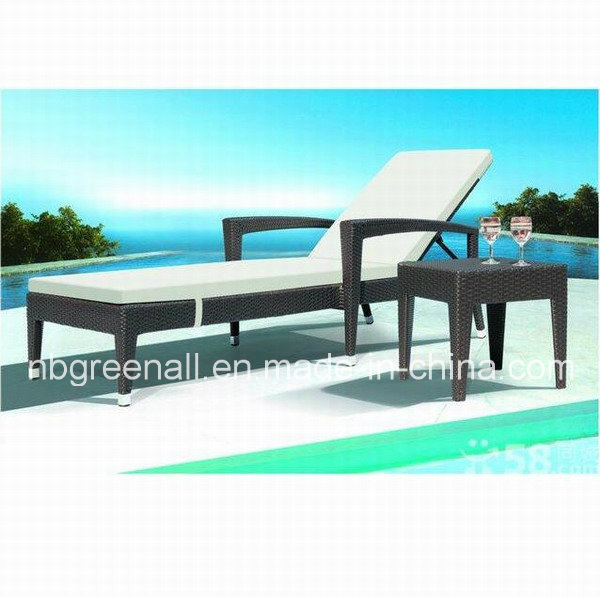Outdoor Rattan Elegant Wicker Chaise Lounge
