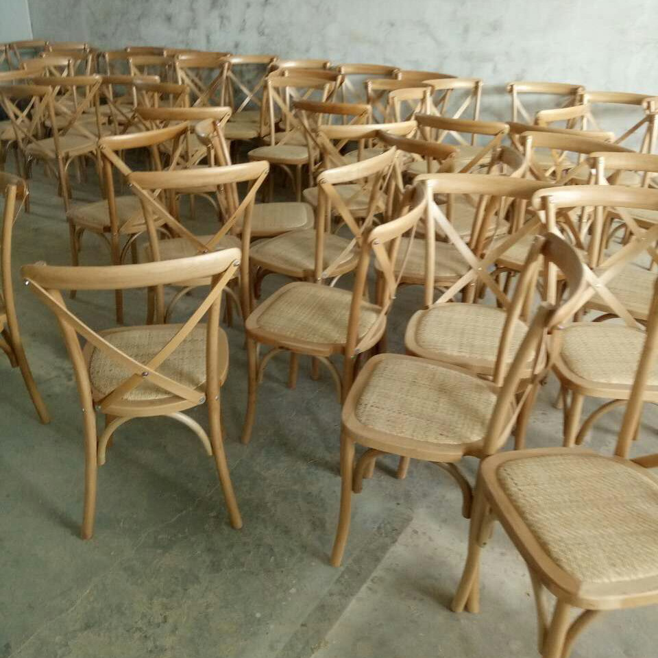 Hot Sale Fashion Outdoor Dining Furniture Wooden Cross Back Rattan Mat Chair