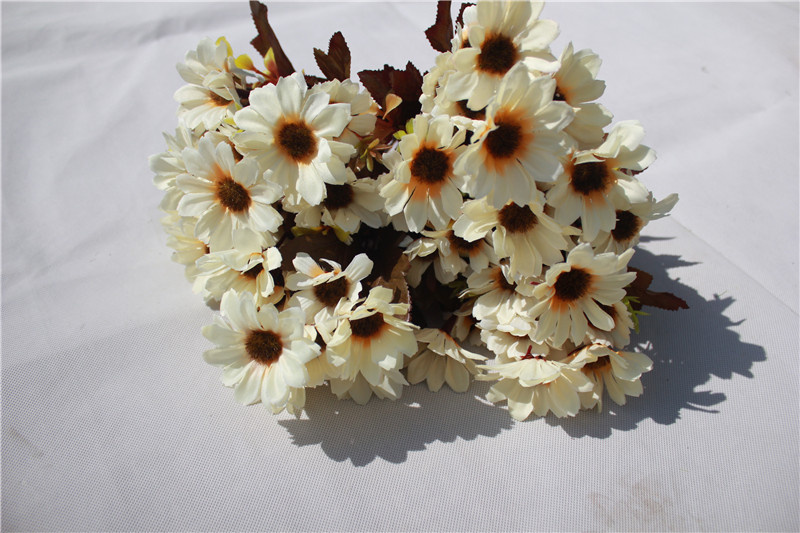 Wholesale Cheap Silk Artificial Daisy Flowers for Decoration