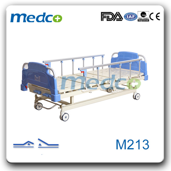 Hospital Double Cranks Manual Beds, Medical 2 Functions Adjustable Patient Nursing Beds