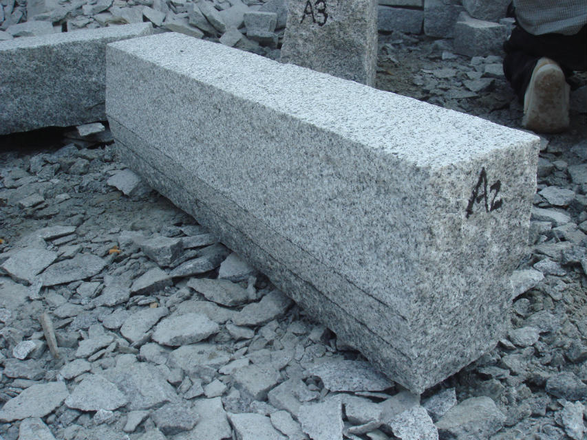 Cheap Grey Granite Rough Pick Kerbstone