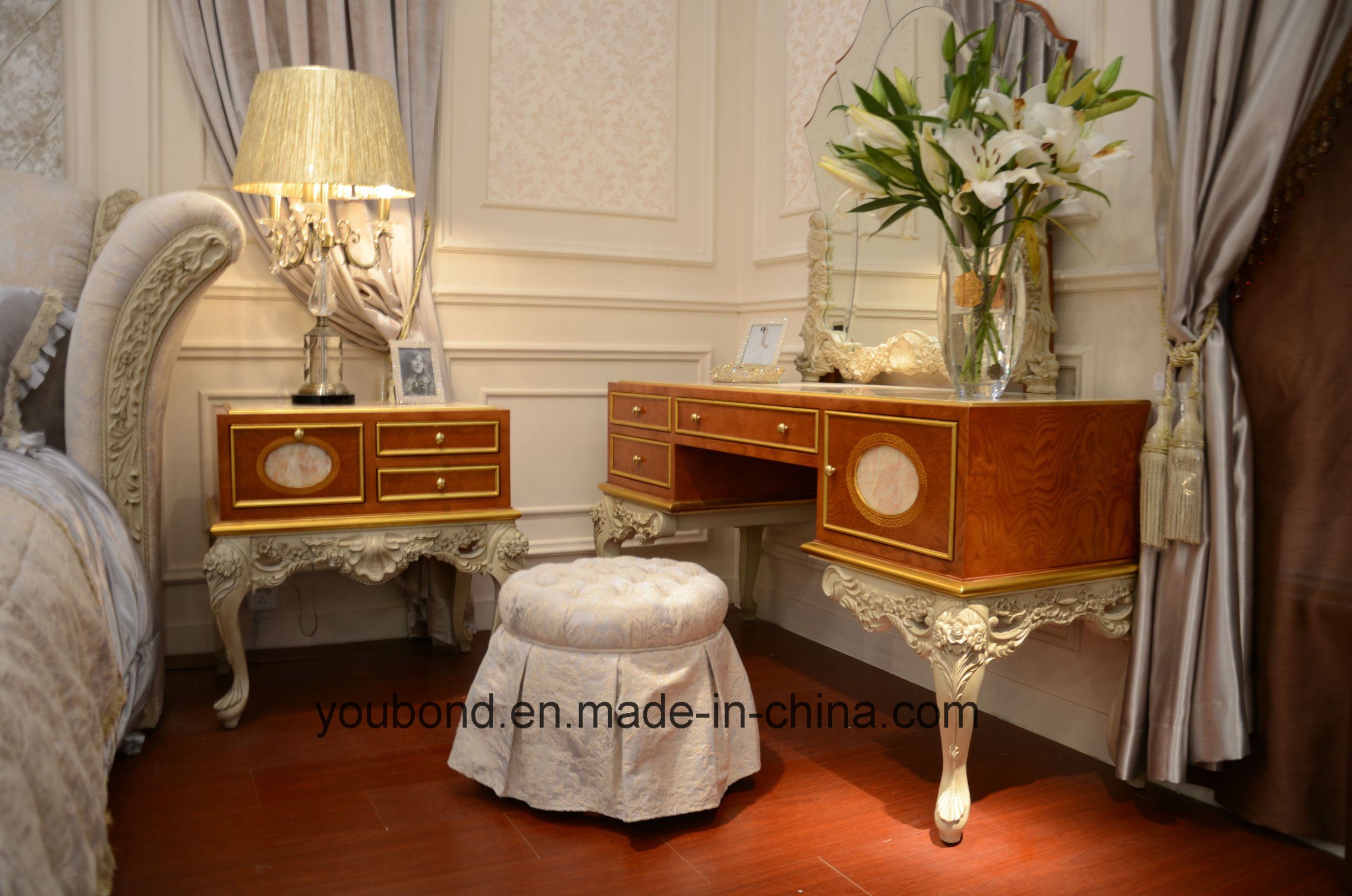 0066 European Antique Bedroom Furniture Solid Wooden Carving Dresser