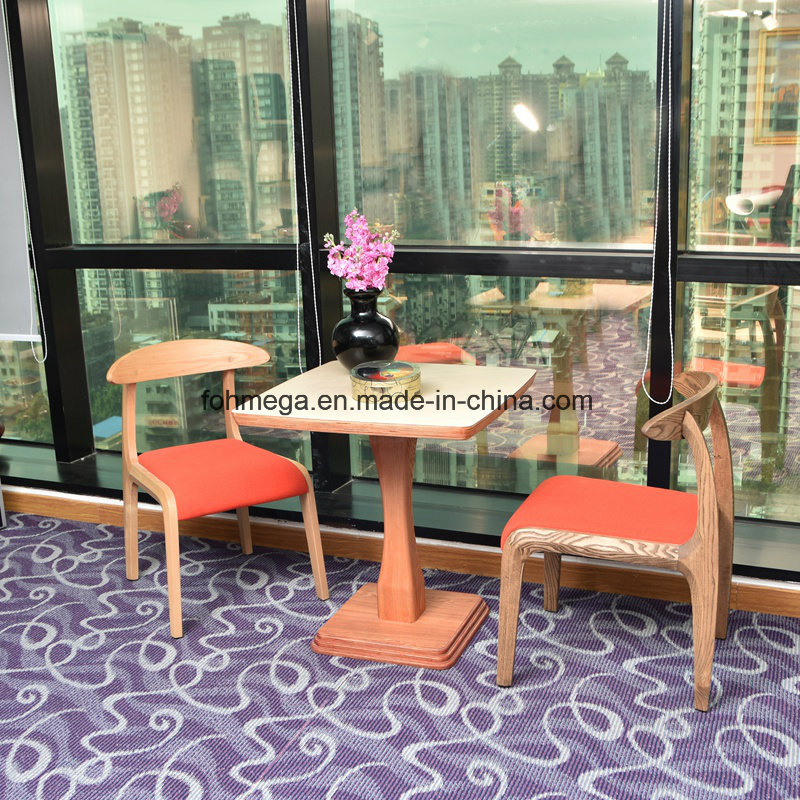 Solid Wood Leg Upholstered Leather Modern Restaurant Chair (FOH-0784-1)