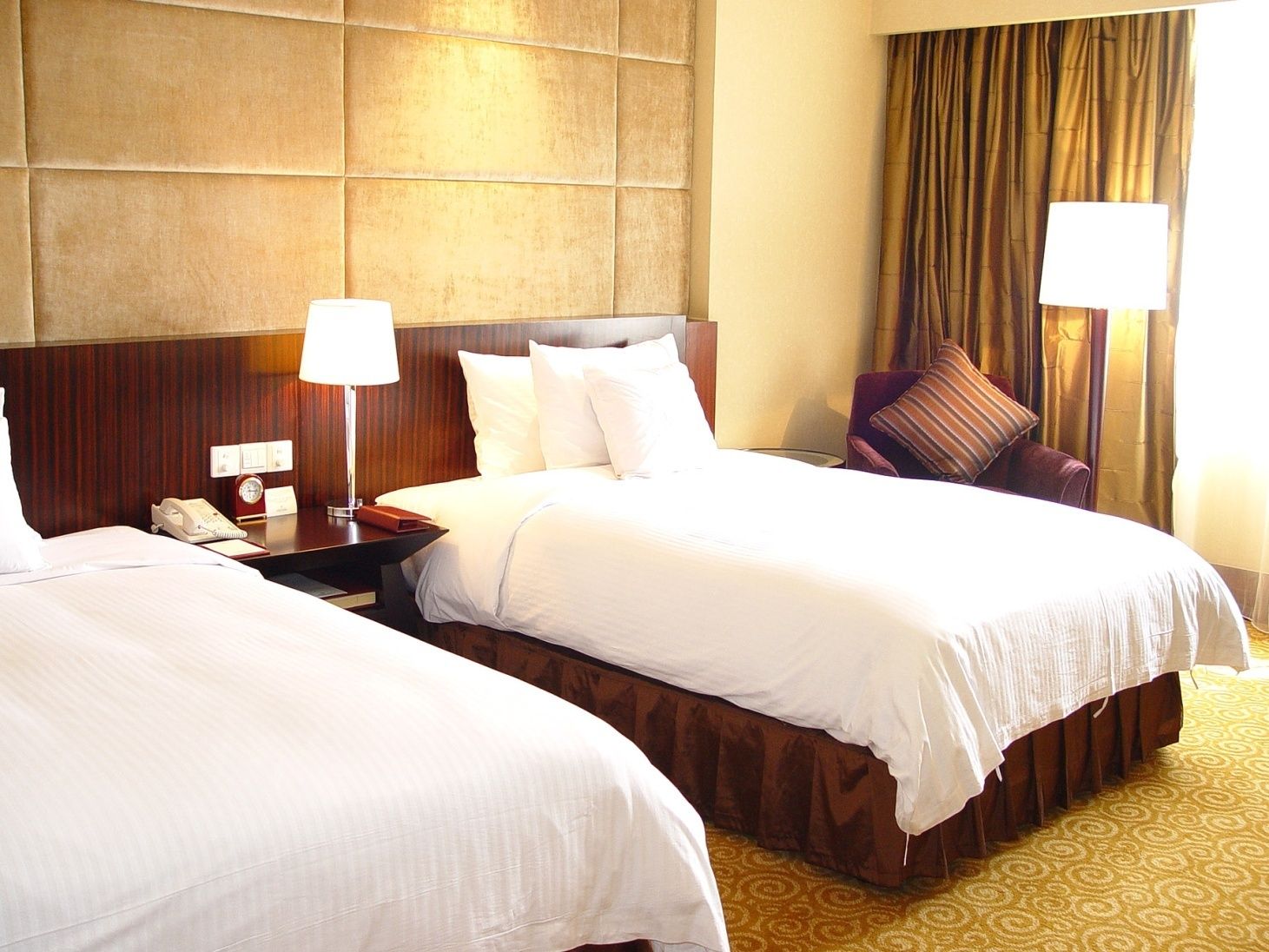 Wood Bed for Leisure Hotel Bedroom Furniture