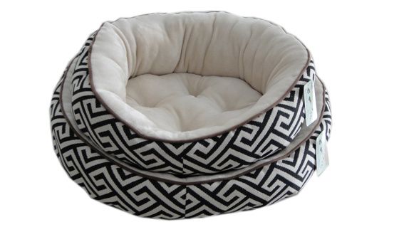 Jacquard and Flannel Oval Round Dog Bed