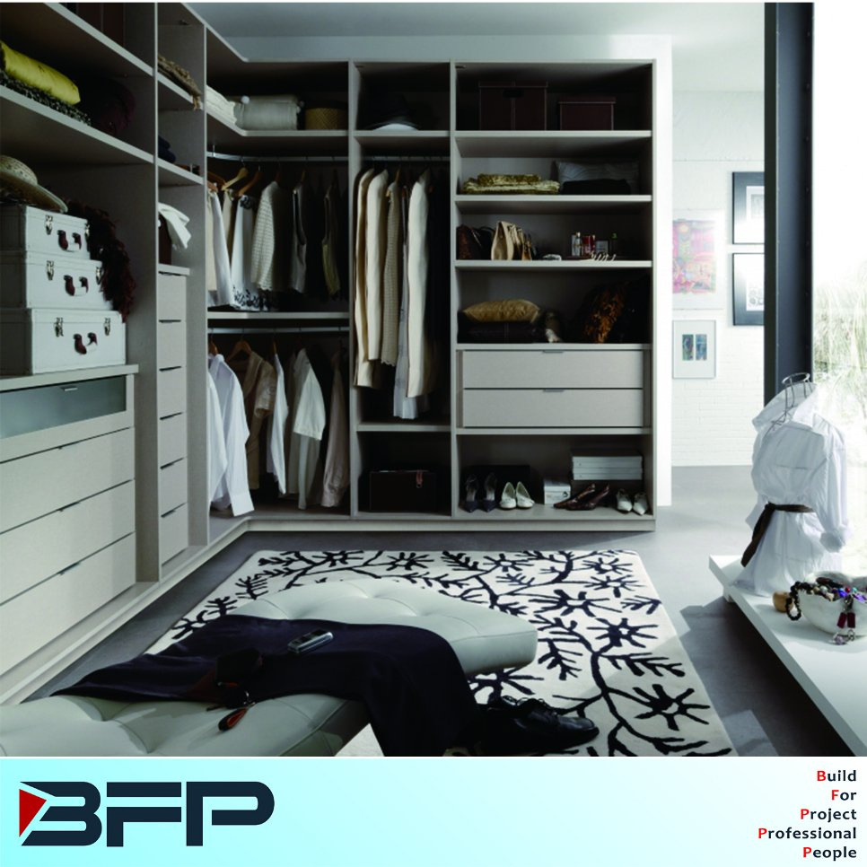 Modern Lacquer Wooden Walk in Wardrobes for Bedrooms