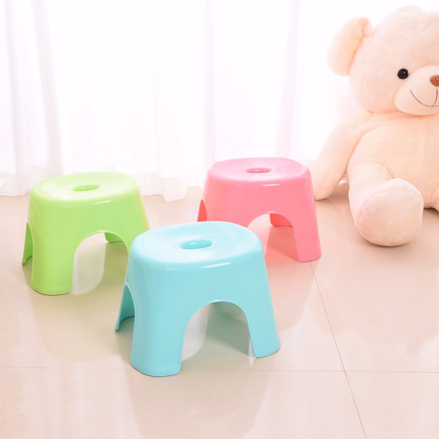 Small Kids Shower Room Ellipse Step Plastic Stool