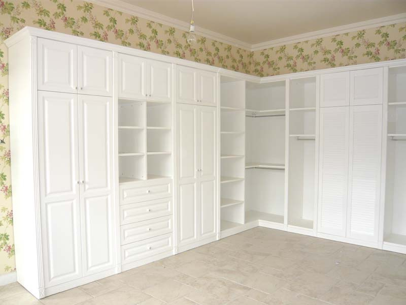 Walk-in-Closet / Wardrobe / White Color Wardrobe