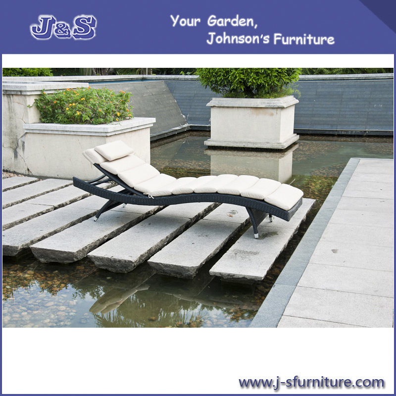 Outdoor Patio Furniture, Pool Adjustable Wicker Chaise Lounge Chair with Cushion (J4285)