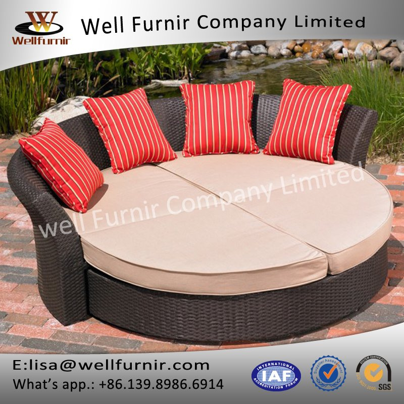Well Furnir Wf-17101 Rattan Daybed with Cushion