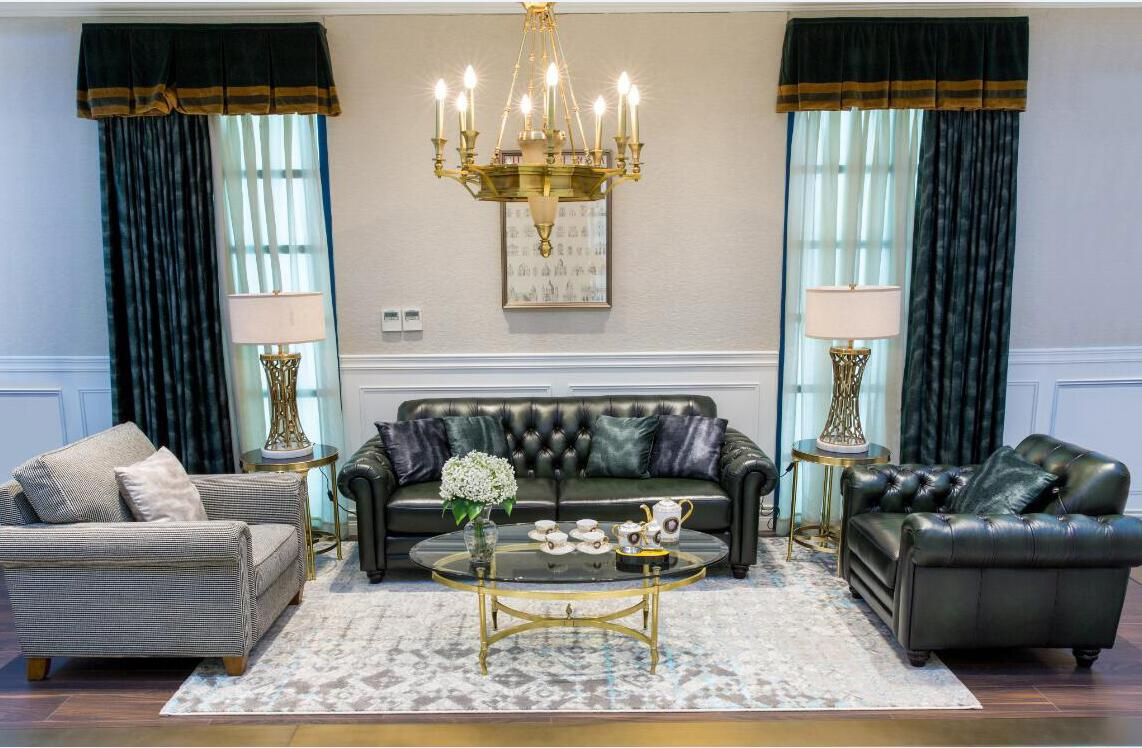 Timeless Classic Fabric & Leather Sofa Combination (BM-4)