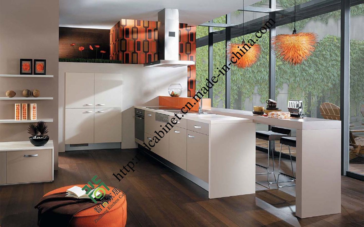 White Linear Style Kitchen Cabinet with Pantry Cabinet