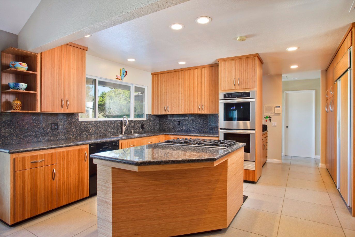 Prima Customized MDF Solid Wood Plywood Waterproof Kitchen Cabinets