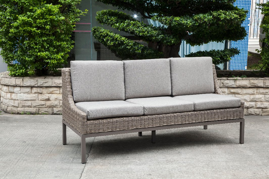 Luxury Modern Wicker/Rattan Sofa for Outdoor Furniture (LN-2004)