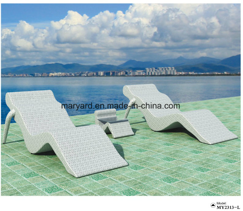 Outdoor Rattan Chaise Lounge for Beach/Garden