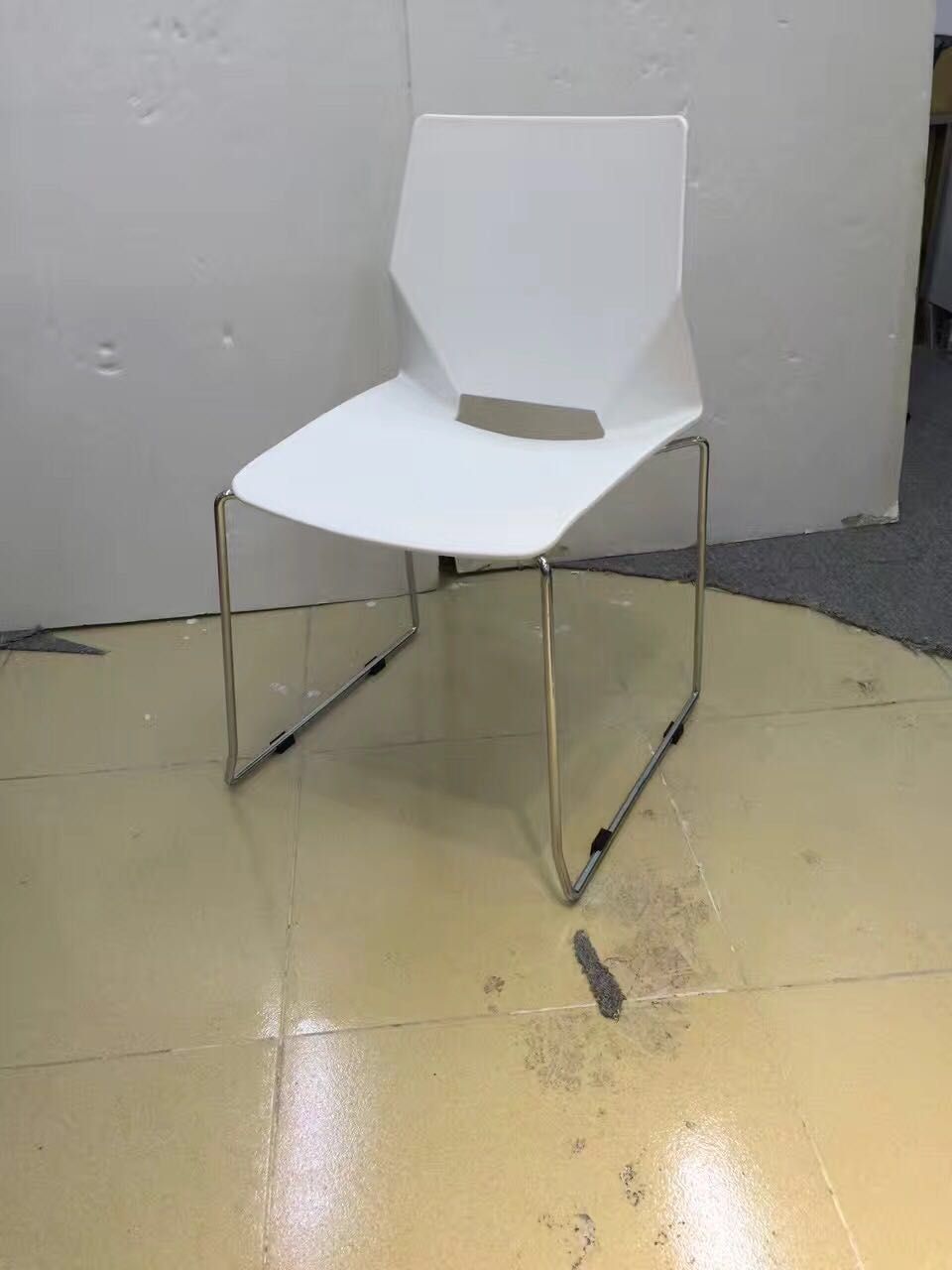 Hot Sale White Plastic Leisure Chair