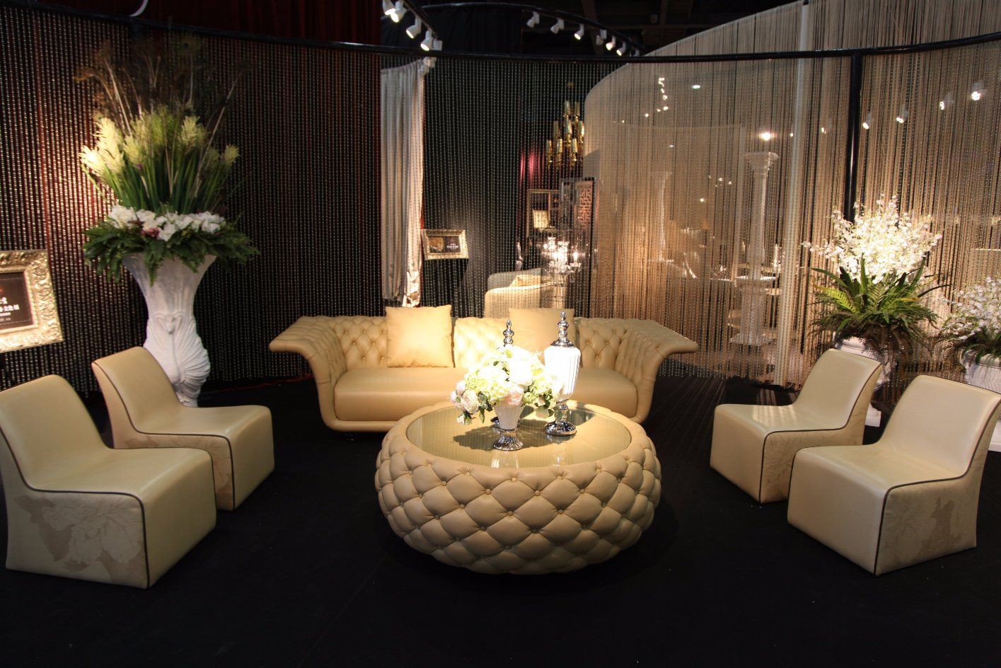 Top Selling Leather Sofa Low Back Chestifiled
