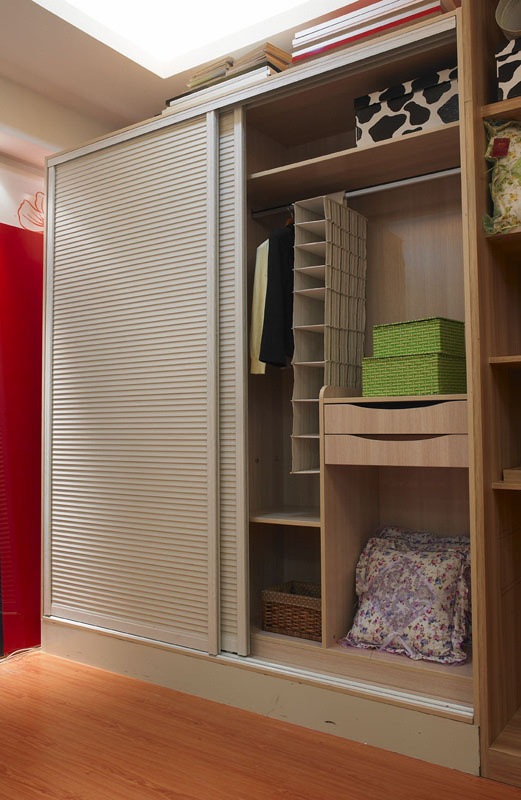 Modern Design Customerized Wardrobe for Bedroom Furniture (Br-SD003)