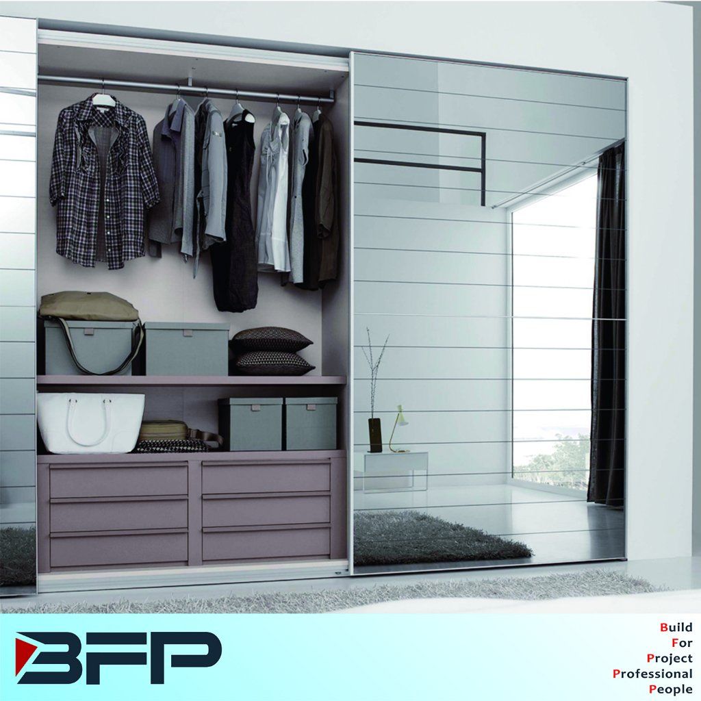 Mirrored Sliding Door Closet for Bedroom