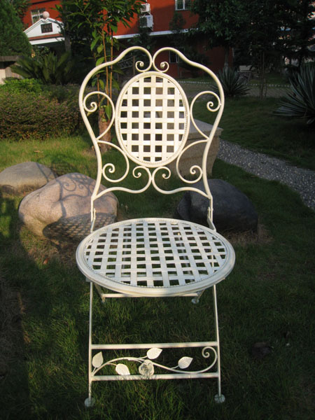 Eco-Friendly 2017 Newest Unique Superior White Metal Folding Restaurant Camp Outdoor Chair