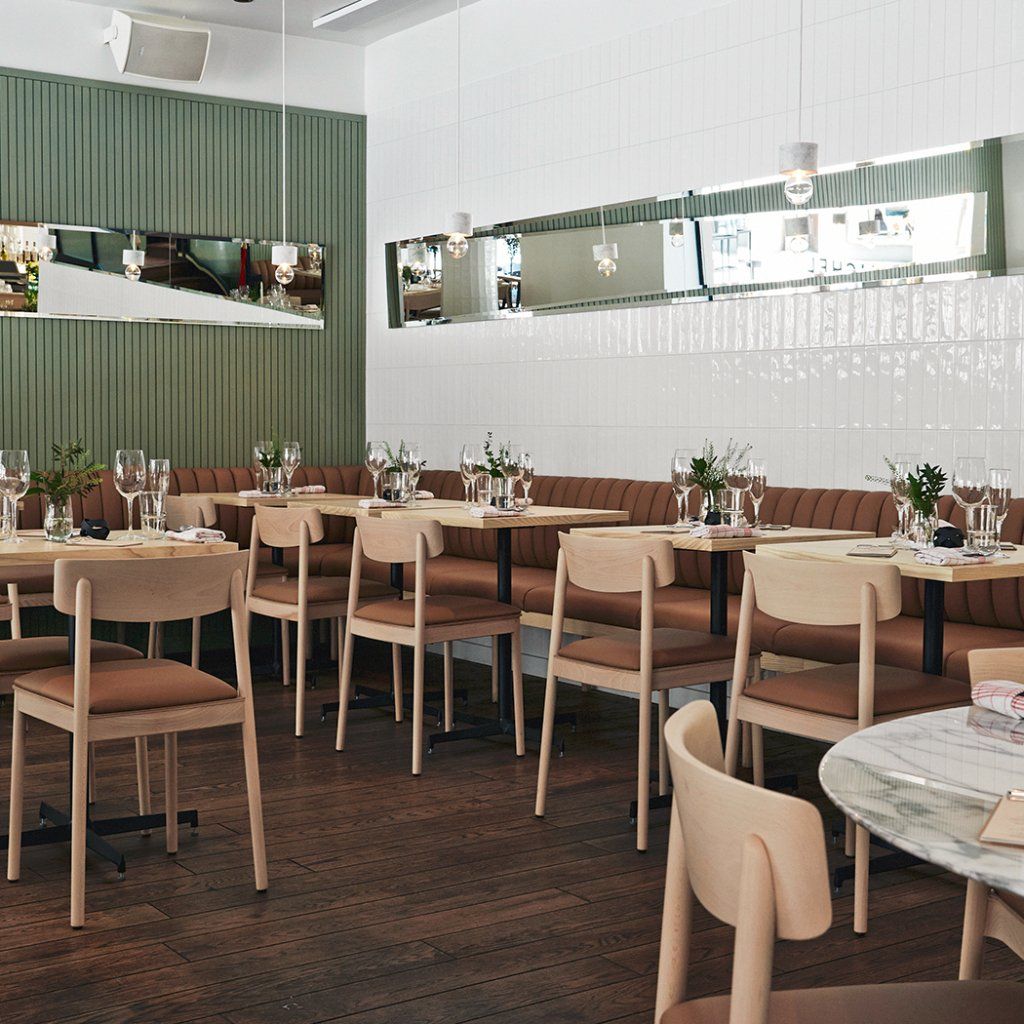 Wholesale Cafe Restaurant Furniture for Table and Stackable Chairs