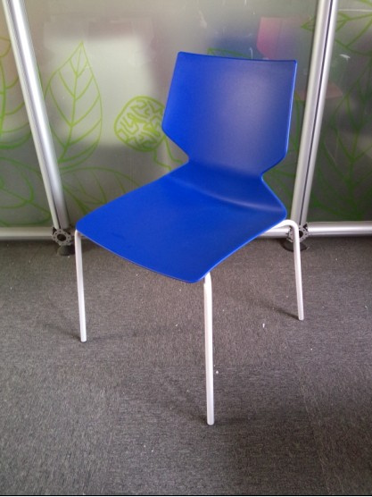 Modern Stacking Metal Plastic Restaurant Chair