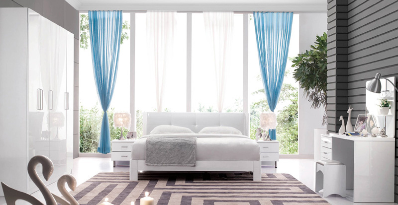 Wooden High Gloss Lacquered Bed for Modern Bedroom Furniture (HC221)
