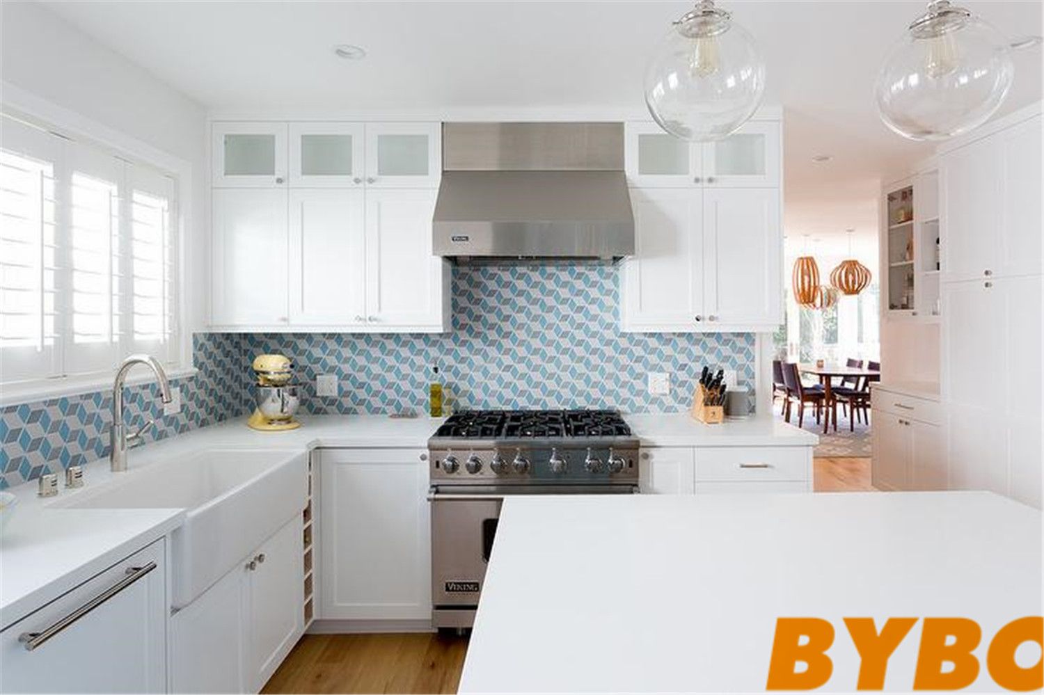 Classical Elegant Wood Lacquer Modular Kitchen Cabinet (BY-L-83)