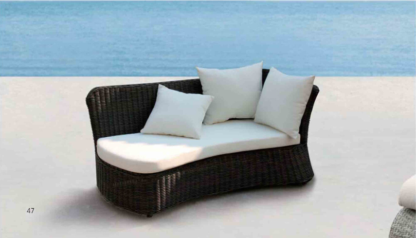 Plastic Rattan Lying Chair Pool Lounge Bed