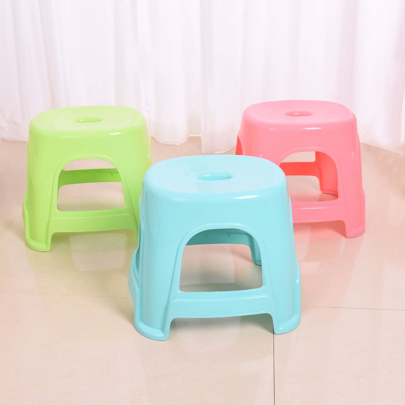 Medium Kids Shower Room Ellipse Step Plastic Stool