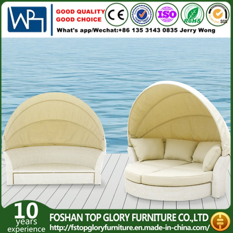 Outdoor Patio Rattan Wicker White Round Shape Sun Bed (TGLU-14)