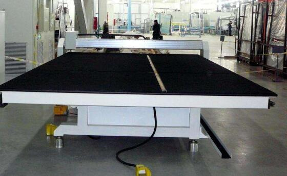 Automatic Glass Cutting Table
